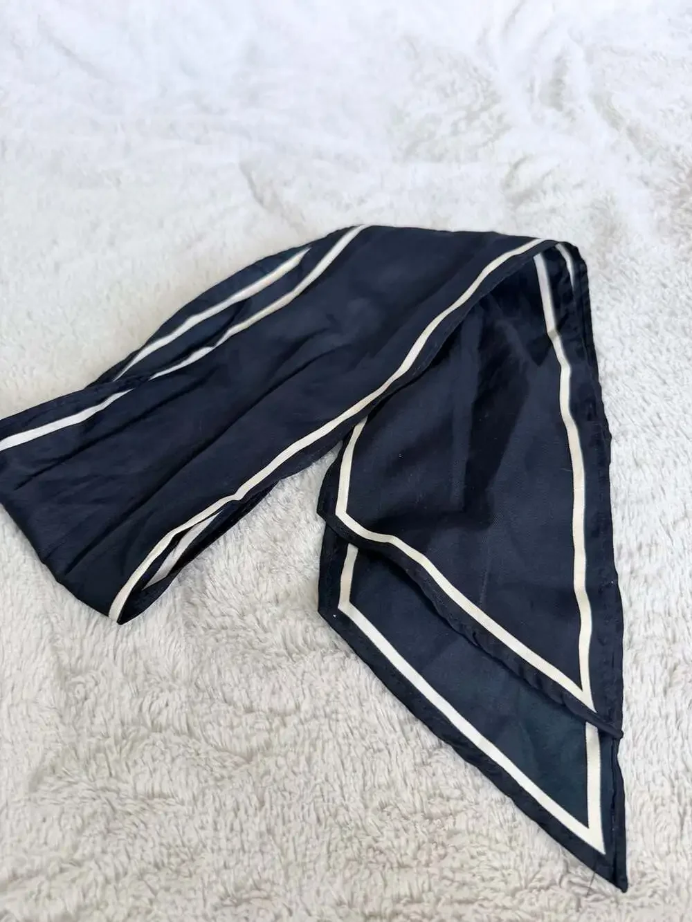 Classic Navy and White Striped Skinny Neck 100% silk Scarf 40